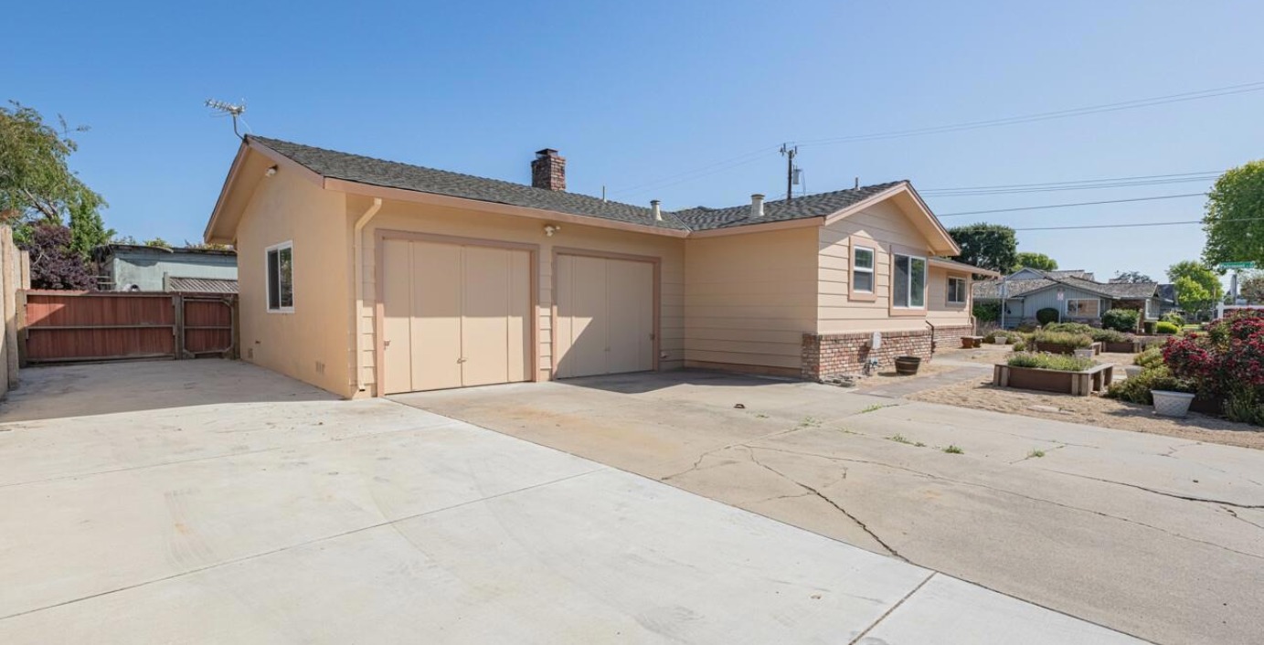 829 Los Palos Dr