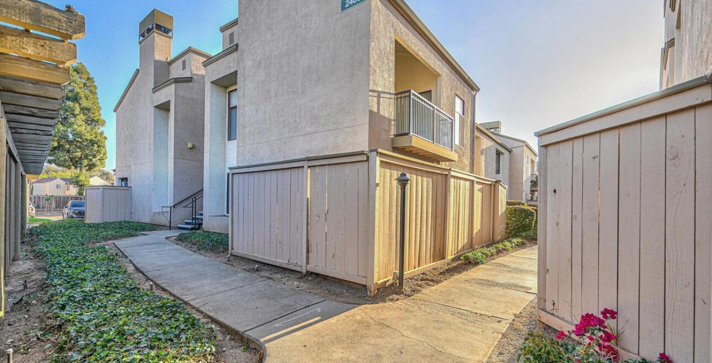 2406 N Main St Unit B